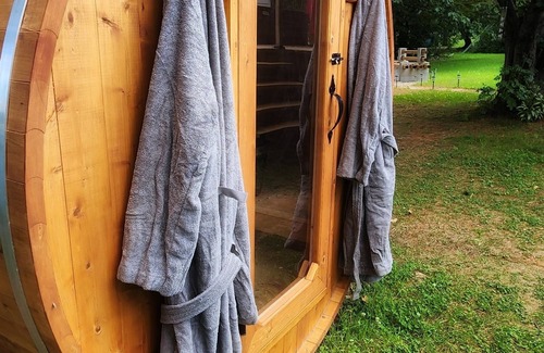 Val-des-Bois House | Chalet spa/sauna on the riverfront