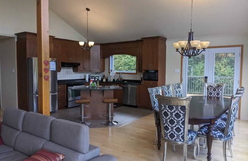 Saint-Sauveur Ski Chalet | Chalet St-Sauveur 4 rooms. Pets allowed