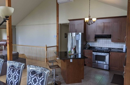 Saint-Sauveur Ski Chalet | Chalet St-Sauveur 4 rooms. Pets allowed