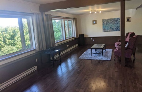 Saint-Sauveur Ski Chalet | Chalet St-Sauveur 4 rooms. Pets allowed