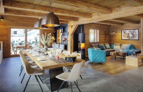 La Clusaz Ski Chalet | Chalet Stellaone - French Alps base for 12, spa & views - OVO Network
