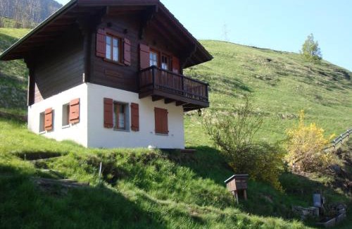Bister Ski Chalet | Chalet Steps from Slopes