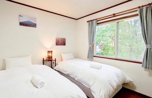 Hokujo Ski Chalet | Chalet Strickland