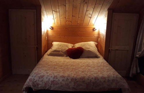 Agnieres-en-Devoluy Bed & Breakfast | Chalet TERRA LOUP