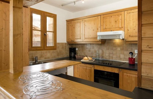 Bergers Ski Chalet | Chalet, terrace, fireplace or stove, parking, tv, 195-200m², Alpe d'Huez