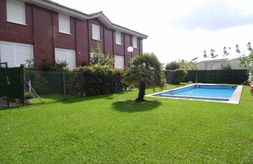 Somo Ski Chalet | Chalet Tranquilo con Terraza a 500 Metros de la Playa