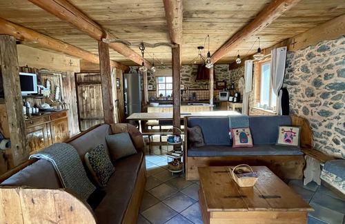 Champagny-en-Vanoise Ski Chalet | Chalet Typique Accueillant Jusqu'à 9 Personnes