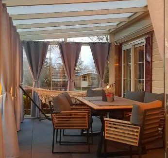 Lathum Ski Chalet | Chalet-Urlaubsglück am See