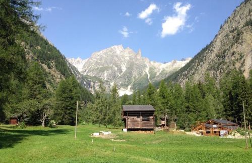 Saleinaz House | Chalet Val Ferret ideal for TMB, Hiking, Panorama