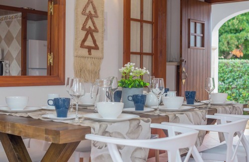Cala en Blanes House | Chalet Villa El Pinar 2 with Pool, Garden & Wi-Fi