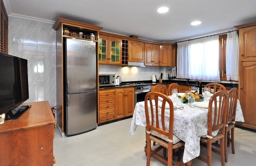 Son Cladera Ski Chalet | Chalet 'Villa Pep Pomar' with Private Pool, Wi-Fi and Air Conditioning