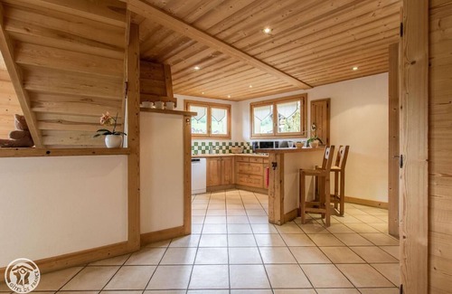 Le Chinaillon Ski Chalet | Chalet, wifi, 2nd floor, view mountain, terrace, balcony, fireplace or stove, parking, tv