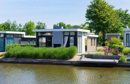 Nunspeet House | Chalet with 3 bedrooms and terrace