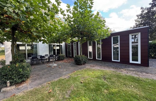Susteren House | Chalet with 4 bedrooms and a terrace