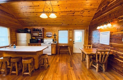 Eureka Springs Cabin | Chalet with a view at Bear Mountain - Hottub