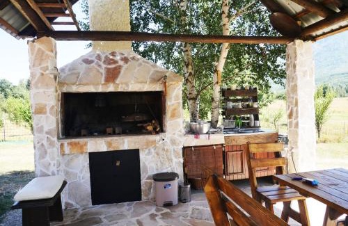 Savnik Other | Chalet with Barbecue in Brezna