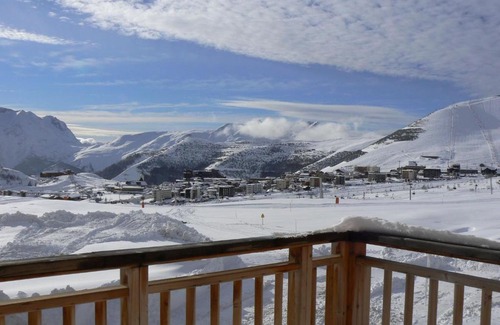 Bergers Ski Chalet | Chalet with fireplace in Alpe d'Huez