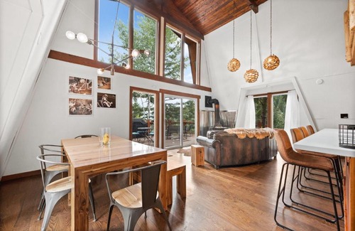 Summit Park House | Chalet with Hot Tub,Grill, Alpine Trail by RoveTravel