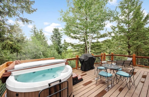 Summit Park House | Chalet with Hot Tub,Grill, Alpine Trail by RoveTravel