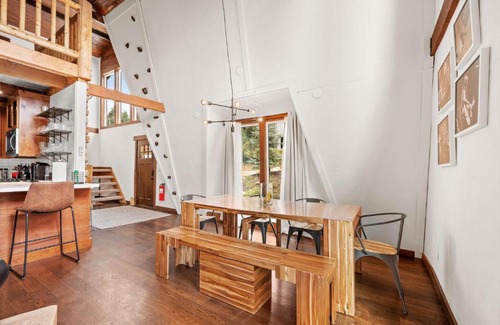 Summit Park House | Chalet with Hot Tub,Grill, Alpine Trail by RoveTravel