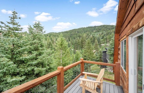 Summit Park House | Chalet with Hot Tub,Grill, Alpine Trail by RoveTravel