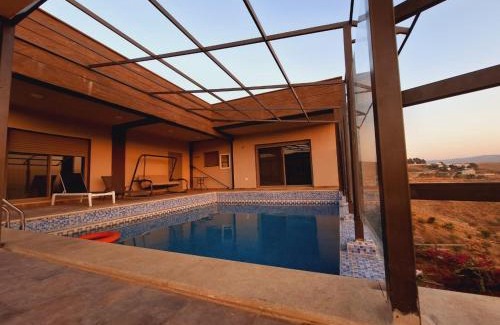 Suwailih Ski Chalet | Chalet with panoramic mountain view