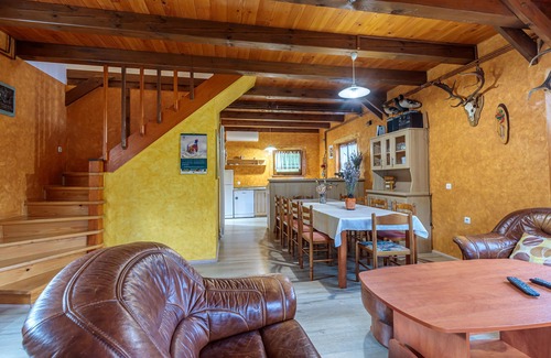 Brod Moravice House | Chalet Zavrh with Private Heated Pool, Zavrh, Croatia