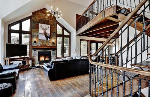 Stoneham Ski Chalet | Chalets Alpins - 44 Chemin des Skieurs (Unité A)