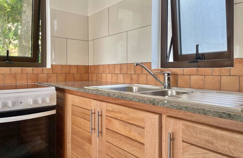 Mahe Island Apartment | Chalets Bougainville nUpper floor Apartment with Ocean View