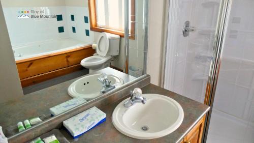 The Blue Mountains Ski Chalet | Chalets in Blue Mountains, Canada