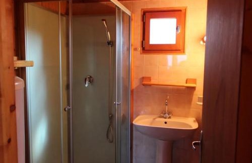Viplaix House | Chalets indépendants avec terrasse, jardin, jeux pour enfants, proche Montluçon - FR-1-489-402