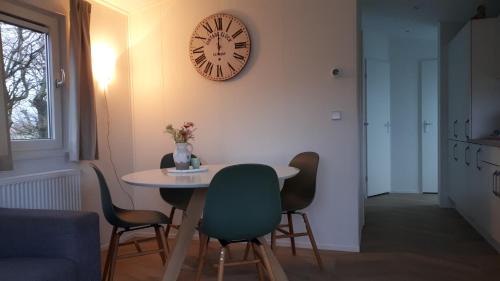 Gapinge Ski Chalet | Chalets op Minicamping Dorpszicht