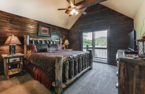 Lampe House | Chalets Resort Luxury Lakefront Villa Amazing View 2 Pools Free Amenities Dock