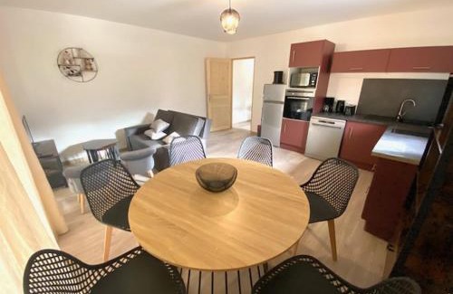 Saint-Jean-de-Maurienne Apartment | Chaleur Alpine