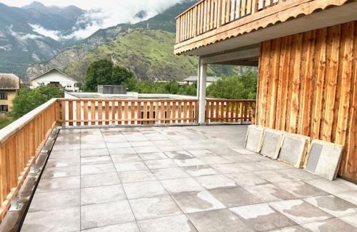 Saint-Jean-de-Maurienne Apartment | Chaleur Alpine
