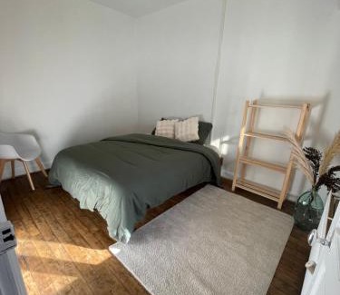 Saint-Julien-les-Villas House | Chaleureuse