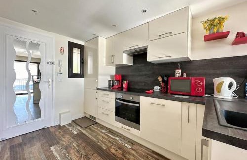 Mandelieu-La-Napoule Apartment | Chaleureux appartement vue mer