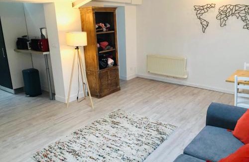Cherbourg-en-Cotentin Apartment | Chaleureux et spacieux appartement de centre-ville - Lit King Size - NETFLIX