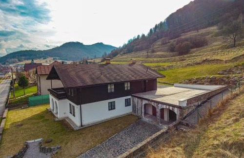 Osrblie House | Chalupa Osrblianka