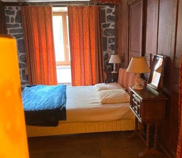 Saint-Martin-sous-Vigouroux House | Chambre avec du charme