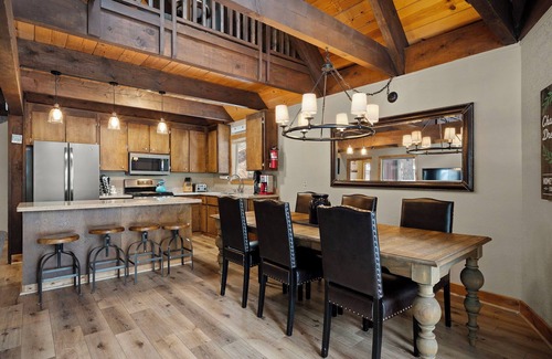 Chamberlands Ski Chalet | Chambers Dreamin'-Chambers Beach, Pool & Tennis, Beautiful 3 bedroom, 2 bath