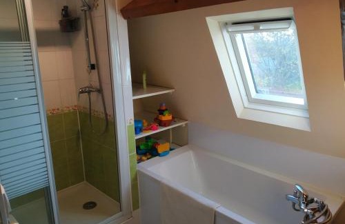 Saint-Seurin-de-Prats Apartment | Chamble lit double