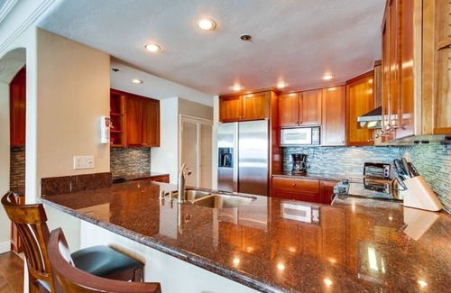 Crown Point Condo | Chambless Riviera Villa: Bay Views, Balcony+Bikes!