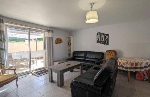 Neuvy-Saint-Sepulchre Bed & Breakfast | Chambre "Étoile Brune" avec Salle d'eau Privative et Petit-Déjeuner Inclus, Neuvy-Saint-Sépulchre - FR-1-591-607
