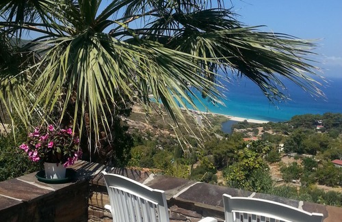 Gialiskari House | Chambre 2 pers. confort.Vue imprenable,calme,proxim plages, arborée,fleurie