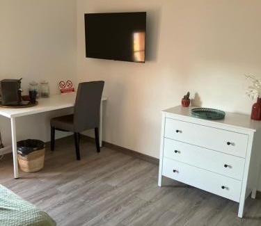 Gignac House | Chambre 2 piscine