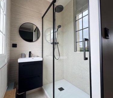 Roeze-sur-Sarthe House | Chambre 25m2 petit déjeuner en option