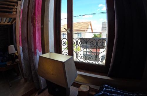 Bobigny House | Chambre 3 lits pour 6 personnes métro 5
