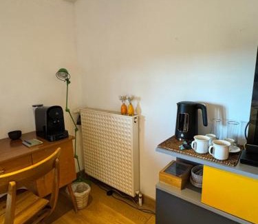 Divonne-les-Bains House | Chambre au calme & salle de bain privée