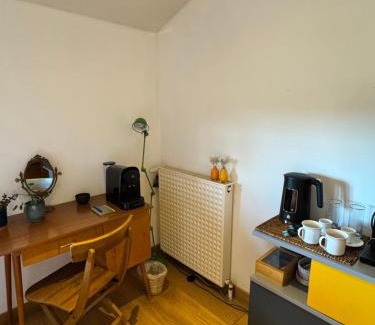 Divonne-les-Bains House | Chambre au calme & salle de bain privée